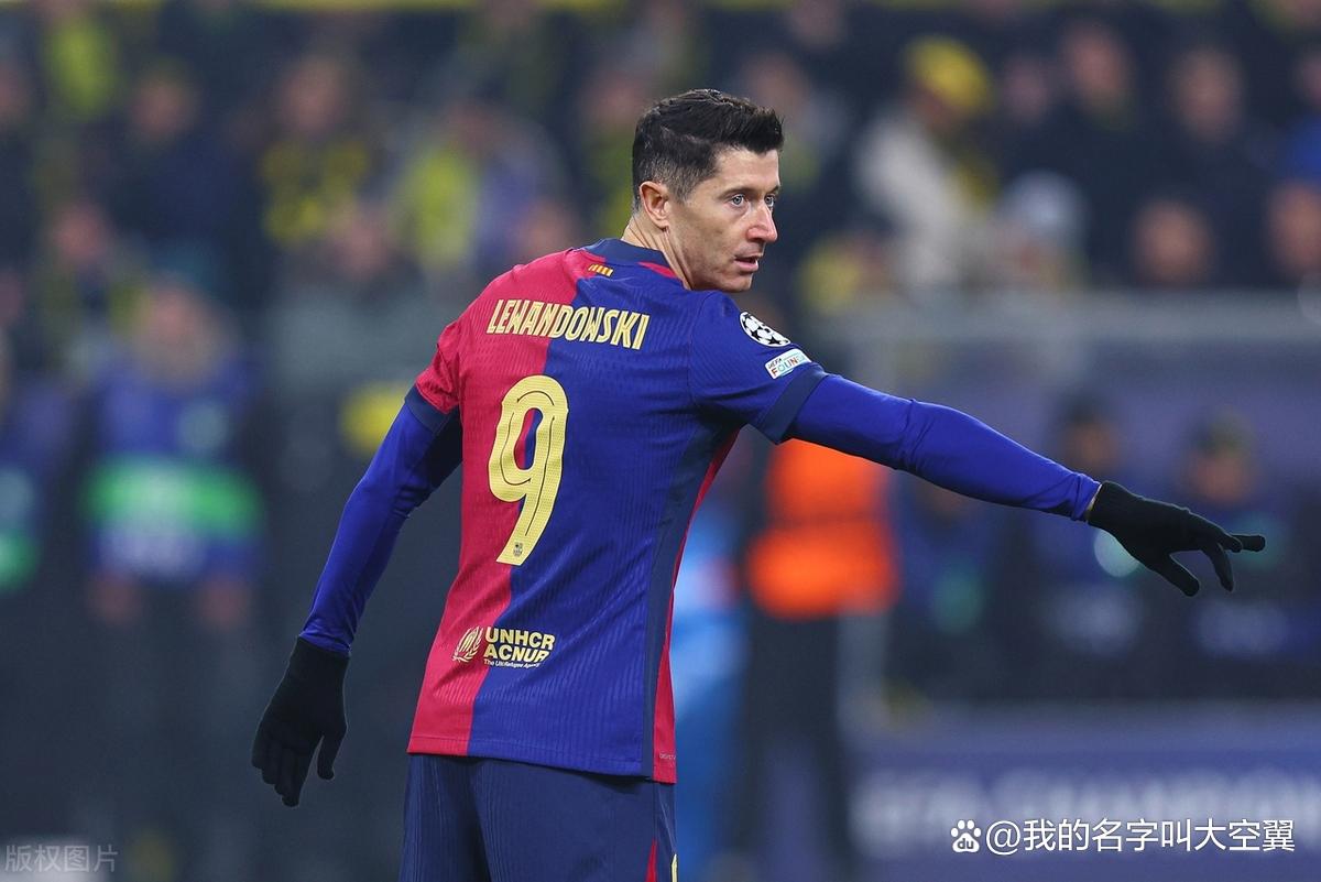 关于巴萨轻取多特蒙德，托马斯穆勒补时绝平法甲的信息