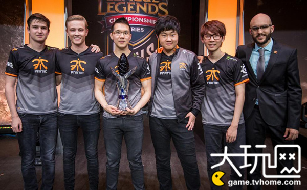 EDG碾压CLG,Caps开启传奇时刻半决赛2:1(上海) EDG碾压CLG,Caps开启传奇时刻半决赛2:1(上海)